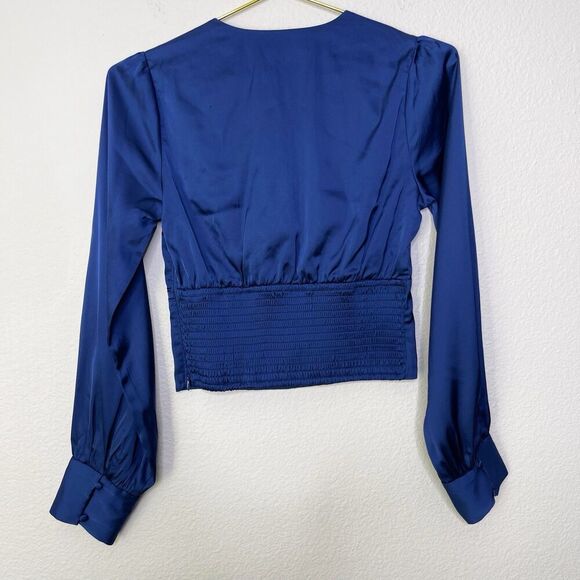 NEW Abercrombie & Fitch Top XS Blue Satin Crop V Neck Puff Long Sleeve Smocked - Picture 10 of 10